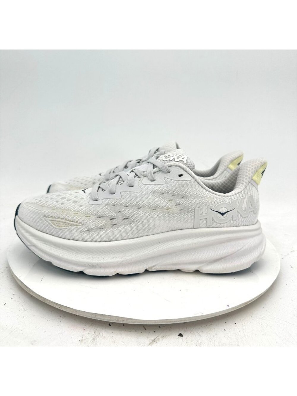 Hoka One One Clifton 9 Women Size 7.5 1127896 CYWH Cosmic Grey White Shoes